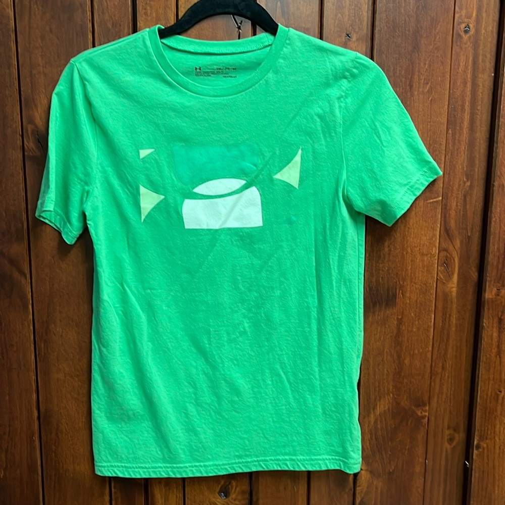 Green under armour heat gear t shirt